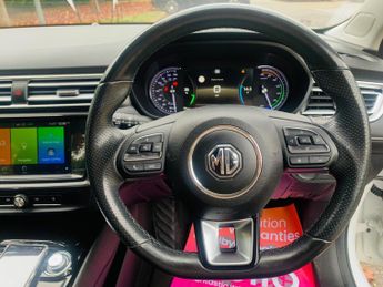 MG MG5 61.1kWh Excite Long Range Auto 5dr