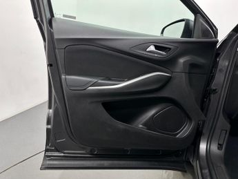 Vauxhall Grandland X 1.2 Turbo SE Auto Euro 6 (s/s) 5dr