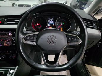 Volkswagen Passat 1.5 TSI EVO SEL DSG Euro 6 (s/s) 5dr
