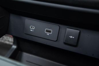 Land Rover Defender 110 3.0 D300 MHEV X-Dynamic HSE Auto 4WD Euro 6 (s/s) 5dr