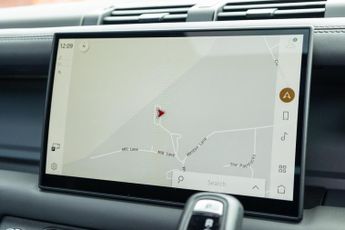 Land Rover Defender 110 3.0 D300 MHEV X-Dynamic HSE Auto 4WD Euro 6 (s/s) 5dr