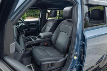 Land Rover Defender 110 3.0 D300 MHEV X-Dynamic HSE Auto 4WD Euro 6 (s/s) 5dr