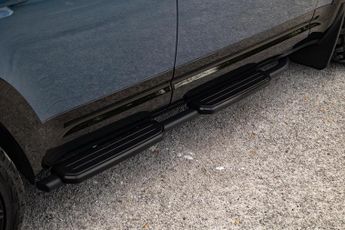 Land Rover Defender 110 3.0 D300 MHEV X-Dynamic HSE Auto 4WD Euro 6 (s/s) 5dr