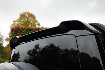 Land Rover Defender 110 3.0 D300 MHEV X-Dynamic HSE Auto 4WD Euro 6 (s/s) 5dr