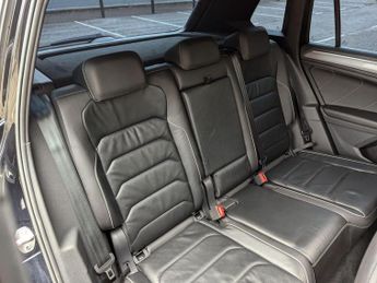 Volkswagen Tiguan 2.0 TDI R-Line DSG 4Motion Euro 6 (s/s) 5dr