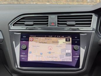 Volkswagen Tiguan 2.0 TDI R-Line DSG 4Motion Euro 6 (s/s) 5dr