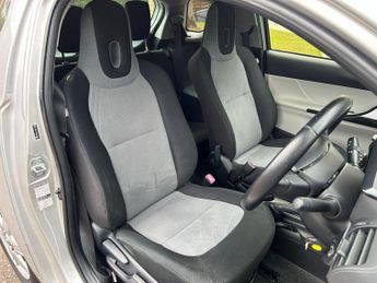 Toyota iQ 1.0 VVT-i Multidrive Euro 5 3dr