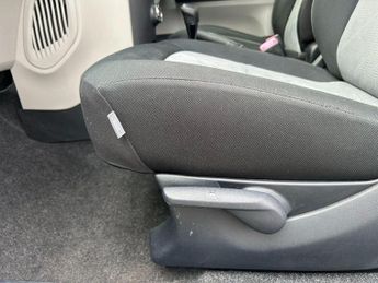 Toyota iQ 1.0 VVT-i Multidrive Euro 5 3dr