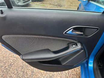 Mercedes-Benz A Class 1.5 A180 CDI SE 7G-DCT Euro 5 (s/s) 5dr