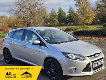 Ford Focus 1.0T EcoBoost Titanium Navigator Euro 5 (s/s) 5dr