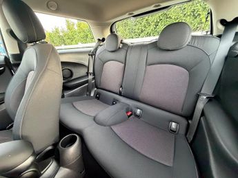 MINI Hatch 1.5 Cooper Classic Steptronic Euro 6 (s/s) 3dr