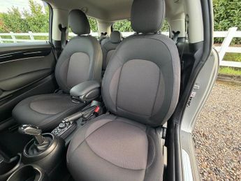 MINI Hatch 1.5 Cooper Classic Steptronic Euro 6 (s/s) 3dr