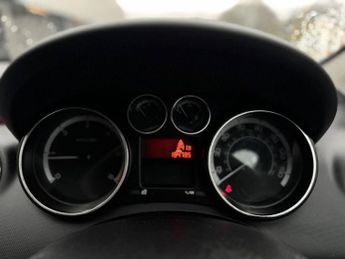 Peugeot 308 1.6 HDi FAP SR 5dr