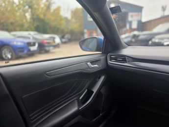 Ford Focus 1.0T EcoBoost ST-Line X Auto Euro 6 (s/s) 5dr