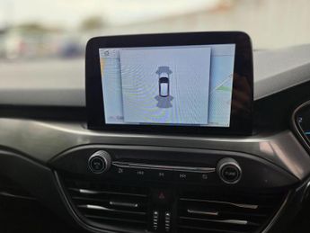 Ford Focus 1.0T EcoBoost Titanium Auto Euro 6 (s/s) 5dr