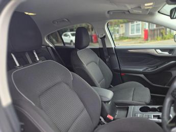 Ford Focus 1.0T EcoBoost Titanium Auto Euro 6 (s/s) 5dr
