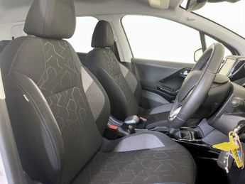 Peugeot 2008 1.2 PureTech Signature Euro 6 (s/s) 5dr