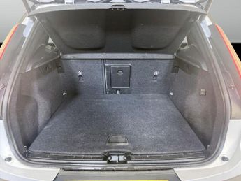 Volvo XC40 1.5h T4 Recharge 10.7kWh R-Design Auto Euro 6 (s/s) 5dr