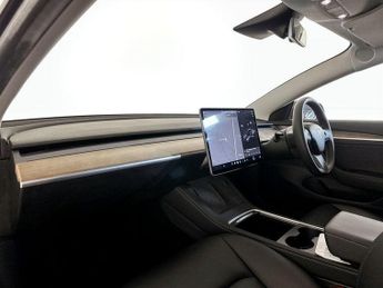Tesla Model 3 Standard Range Plus Auto RWD 4dr