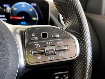 Mercedes-Benz EQA EQA 350 66.5kWh AMG Line Auto 4MATIC 5dr