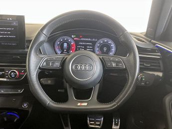 Audi A4 Avant 2.0 TFSI 40 Black Edition S Tronic Euro 6 (s/s) 5dr