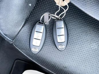 Nissan Leaf 24kWh Tekna Auto 5dr