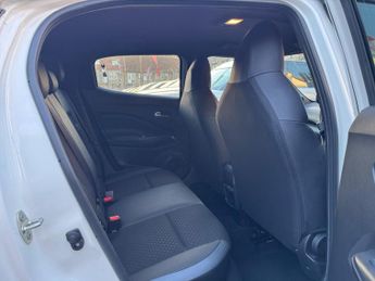 Nissan Juke 1.0 DIG-T N-Connecta DCT Auto Euro 6 (s/s) 5dr