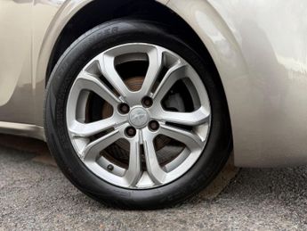 Peugeot 208 1.6 e-HDi Allure Euro 5 (s/s) 5dr