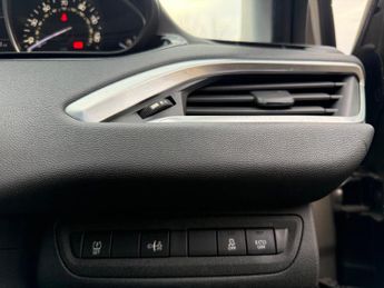 Peugeot 208 1.6 e-HDi Allure Euro 5 (s/s) 5dr