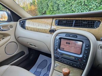 Jaguar X-Type 2.5 V6 SE (AWD) 4dr