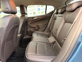 Vauxhall Astra 1.6 CDTi BlueInjection Elite Nav Auto Euro 6 5dr