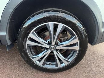 Nissan Qashqai 1.2 DIG-T Tekna XTRON Euro 6 (s/s) 5dr