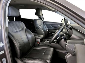 Hyundai Santa Fe 2.2 CRDi Premium Auto 4WD Euro 6 (s/s) 5dr 7 Seat