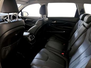 Hyundai Santa Fe 2.2 CRDi Premium Auto 4WD Euro 6 (s/s) 5dr 7 Seat