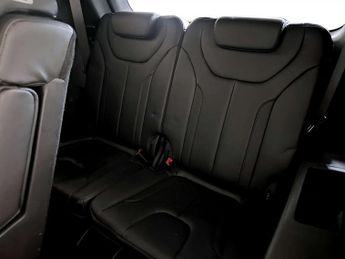 Hyundai Santa Fe 2.2 CRDi Premium Auto 4WD Euro 6 (s/s) 5dr 7 Seat