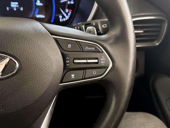 Hyundai Santa Fe 2.2 CRDi Premium Auto 4WD Euro 6 (s/s) 5dr 7 Seat