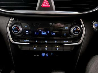 Hyundai Santa Fe 2.2 CRDi Premium Auto 4WD Euro 6 (s/s) 5dr 7 Seat