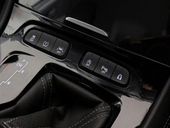 Vauxhall Grandland X 1.2 Turbo Sport Nav Auto Euro 6 (s/s) 5dr