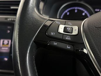 Volkswagen Golf 1.6 TDI BlueMotion Tech SE Nav DSG Euro 6 (s/s) 5dr