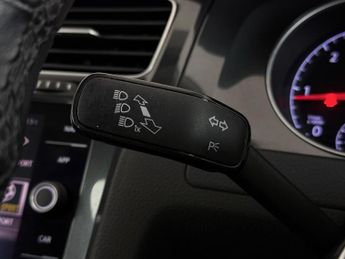 Volkswagen Golf 1.6 TDI BlueMotion Tech SE Nav DSG Euro 6 (s/s) 5dr