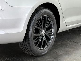 Volkswagen Golf 1.6 TDI BlueMotion Tech SE Nav DSG Euro 6 (s/s) 5dr