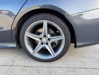 Mercedes-Benz C Class 2.1 C220d AMG Line (Premium Plus) 7G-Tronic+ Euro 6 (s/s) 4dr