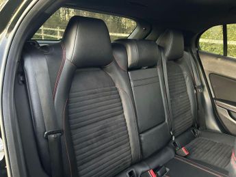 Mercedes-Benz GLA 2.1 GLA220 CDI AMG Line 7G-DCT 4MATIC Euro 6 (s/s) 5dr