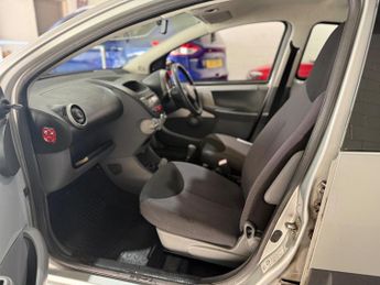 Toyota AYGO 1.0 VVT-i + MultiMode Euro 4 5dr