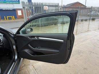 Audi A3 1.4 TFSI S line Hatchback 3dr Petrol S Tronic Euro 6 (s/s) (125 