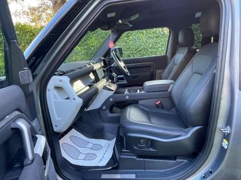 Land Rover Defender 90 3.0 D250 MHEV X-Dynamic SE Auto 4WD Euro 6 (s/s) 3dr