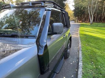 Land Rover Defender 90 3.0 D250 MHEV X-Dynamic SE Auto 4WD Euro 6 (s/s) 3dr