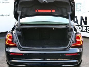 Volvo S60 2.0 B5 MHEV R-Design Saloon 4dr Petrol Hybrid Auto Euro 6 (s/s) 