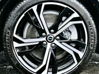 Volvo S60 2.0 B5 MHEV R-Design Saloon 4dr Petrol Hybrid Auto Euro 6 (s/s) 