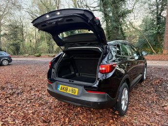 Vauxhall Grandland X 1.6 Turbo D BlueInjection SE Auto Euro 6 (s/s) 5dr